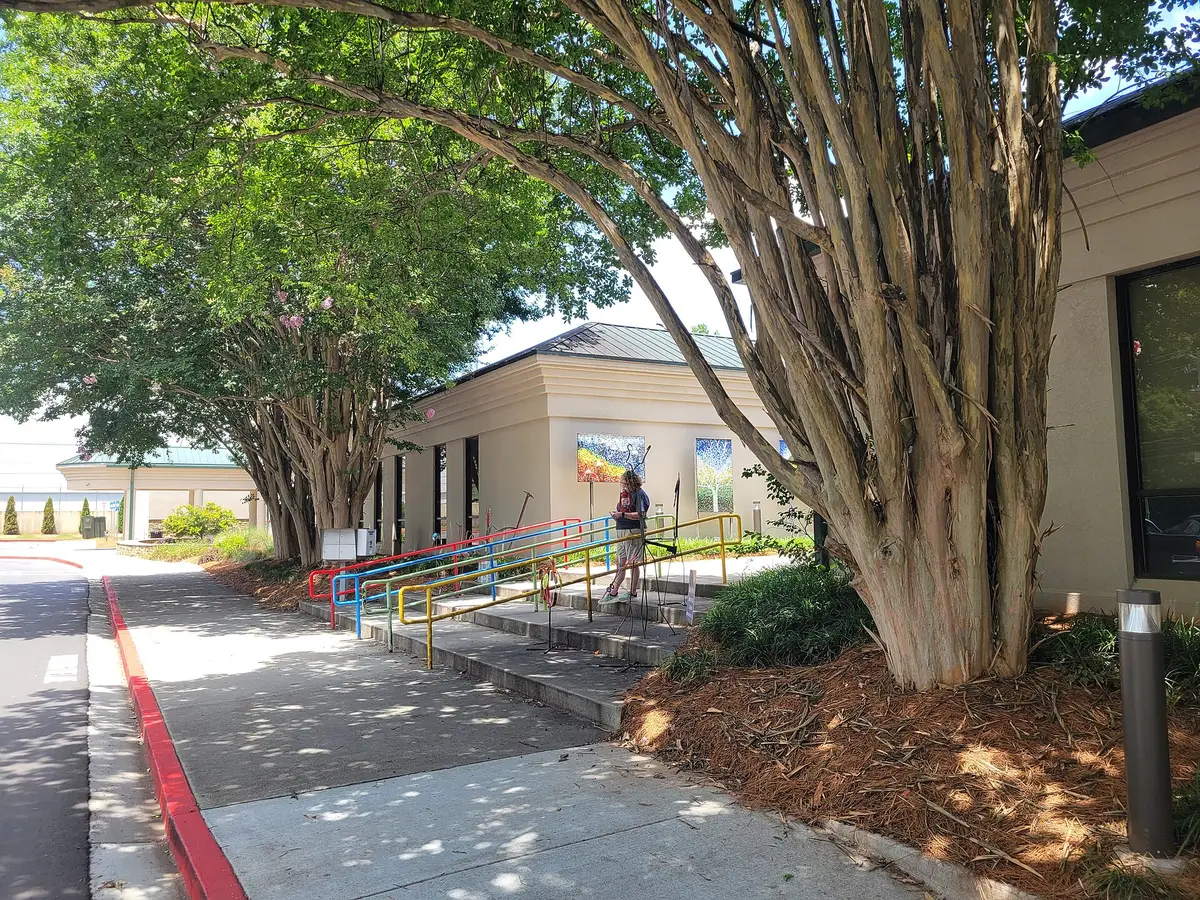 The entrance to the Spruill Center for the Arts on Chamblee Dunwoody Road