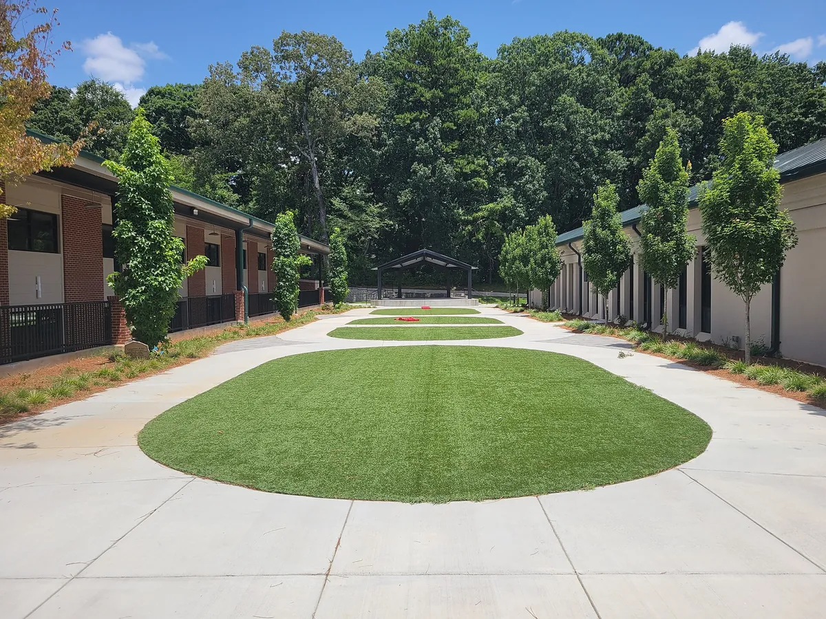 The lawn courtyard of the Spruill Center for the Arts on Chamblee Dunwoody Road