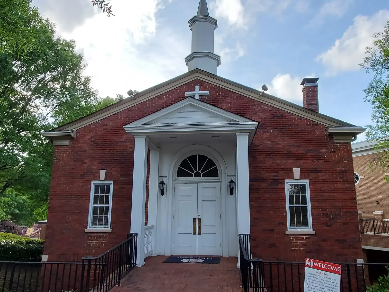 The brick chapel of Dunwoody United Methodist Church