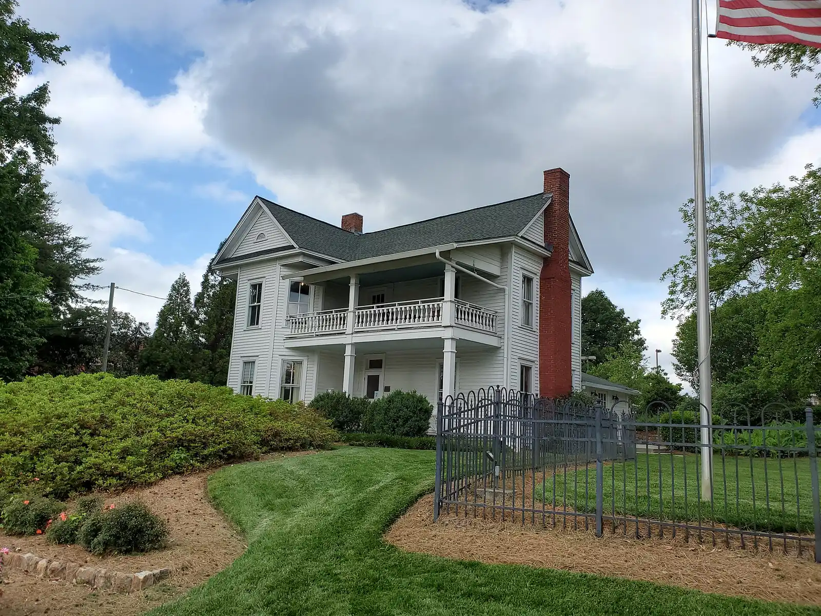 The Cheek-Spruill House, the Dunwoody Farmhouse, at Chamblee Dunwoody and Mount Vernon roads
